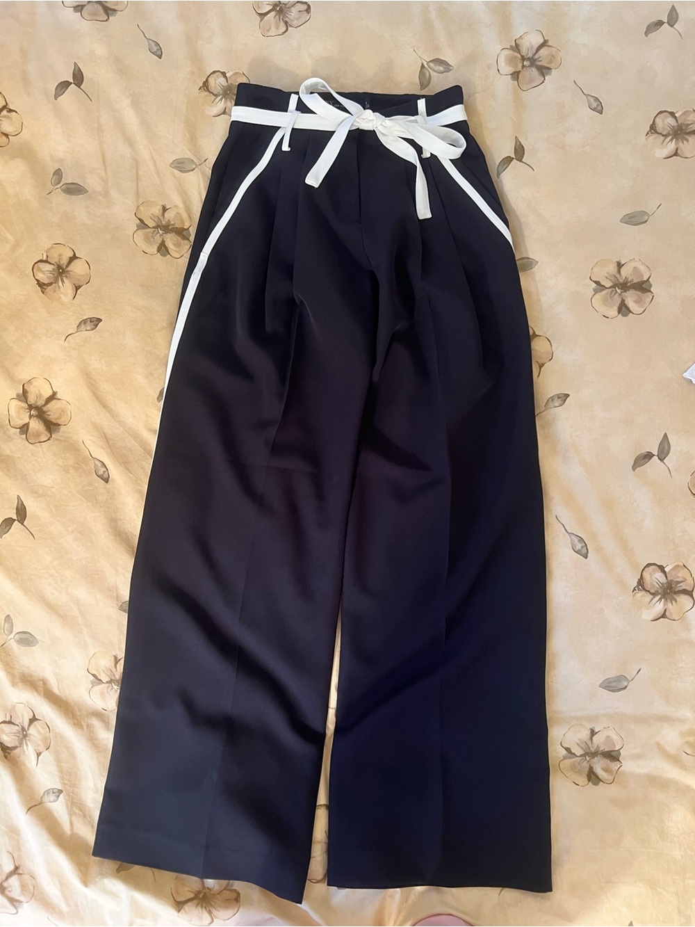 New York & Company Black Wide Leg Pants with White Trim & Tie